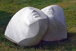 BRUNO MARTINAZZI, Epiclesis,1999 - marmol blanco de Carrara - cm 70x127x60