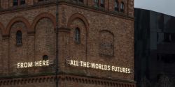 Nathan Coley, From Here (Da qui), Scritta luminosa permanente, 60 x 80 m, St Georges Dock Pumping Station, Liverpool, Regno Unito, 2020, Commissionata dalla Biennale di Liverpool e il consiglio cittadino. Photo Credit: Keith Hunter