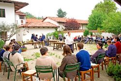 a comunidade reunida para a festa de S.Pacómio, Maio de 2006