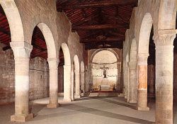 Pieve di Cellole, interior da Igreja
