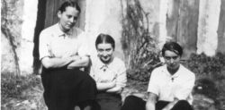 Madeleine Delbrel con due amiche