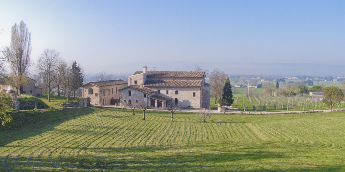 1_S._Masseo_in_primavera_con_campo_appena_falciato