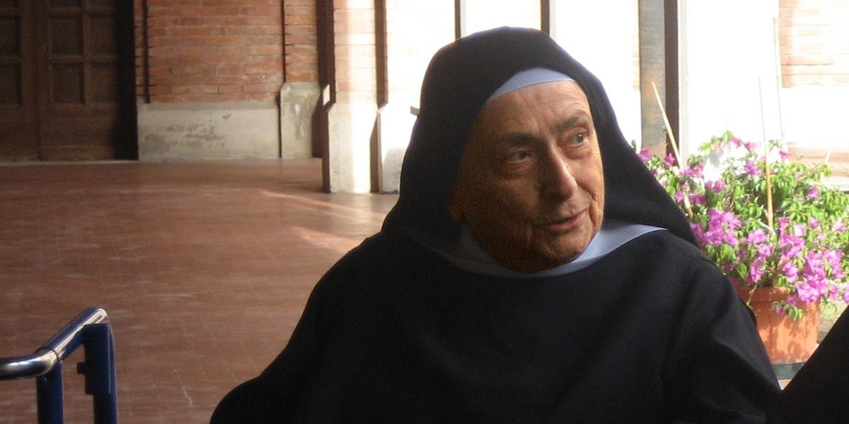 000_madre_francesca_low
