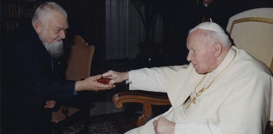 Enzo Bianchi, con Juan Pablo II